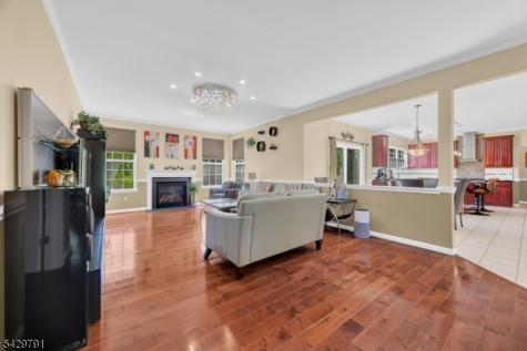 18 Gloria Lane Monroe NJ 08831