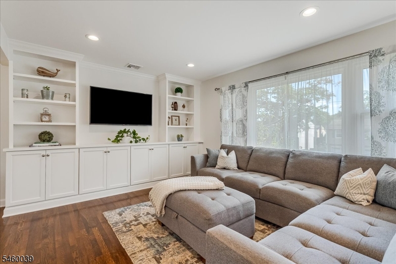 2105 Maple View Court Scotch Plains NJ 07076
