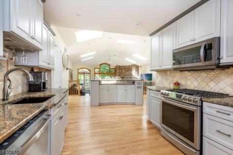 11 Allen Drive Wayne NJ 07470