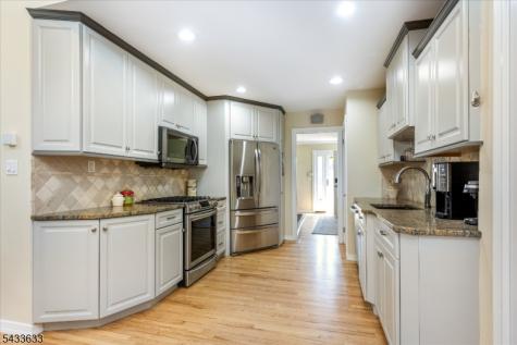 11 Allen Drive Wayne NJ 07470