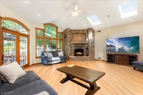 11 Allen Drive Wayne NJ 07470