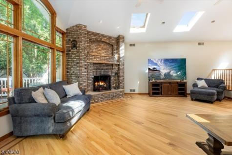11 Allen Drive Wayne NJ 07470