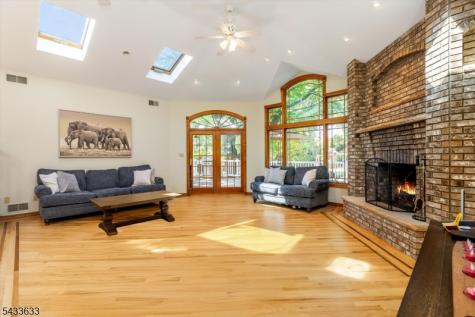 11 Allen Drive Wayne NJ 07470