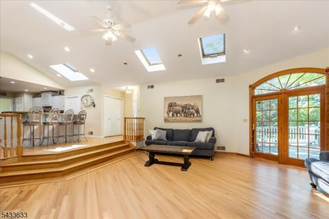 11 Allen Drive Wayne NJ 07470