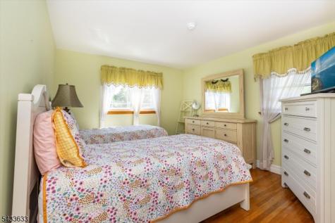 11 Allen Drive Wayne NJ 07470