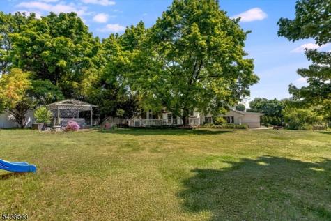 11 Allen Drive Wayne NJ 07470