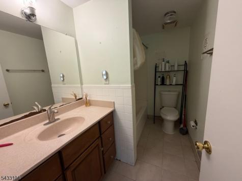 10 Falcon Court Livingston NJ 07039