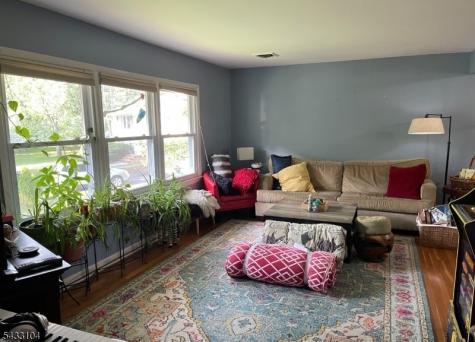 10 Falcon Court Livingston NJ 07039