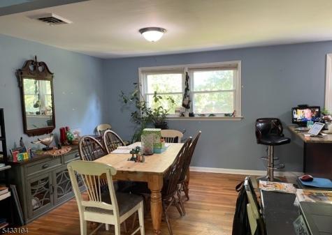 10 Falcon Court Livingston NJ 07039