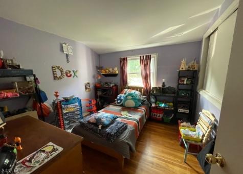 10 Falcon Court Livingston NJ 07039