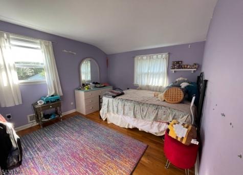 10 Falcon Court Livingston NJ 07039