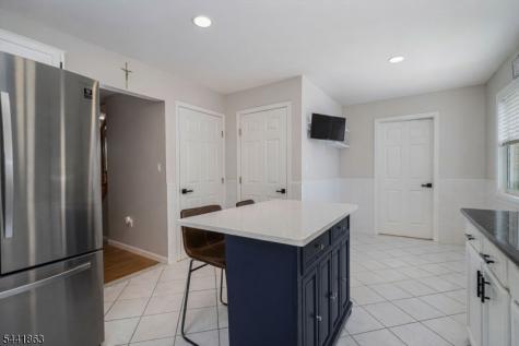 20 Cliff Avenue Woodbridge NJ 08863