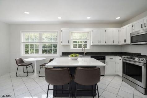 20 Cliff Avenue Woodbridge NJ 08863