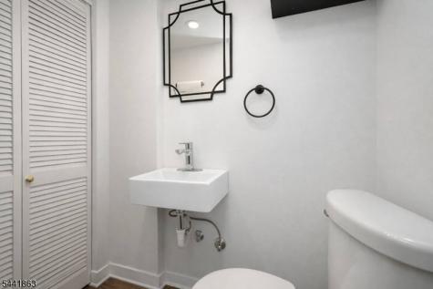 20 Cliff Avenue Woodbridge NJ 08863