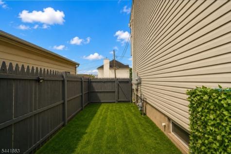 20 Cliff Avenue Woodbridge NJ 08863