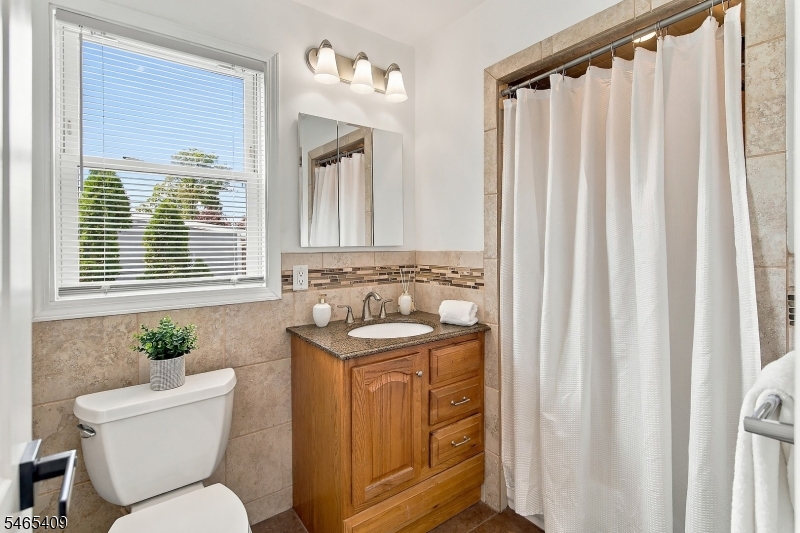36 Willry Street Woodbridge NJ 07095