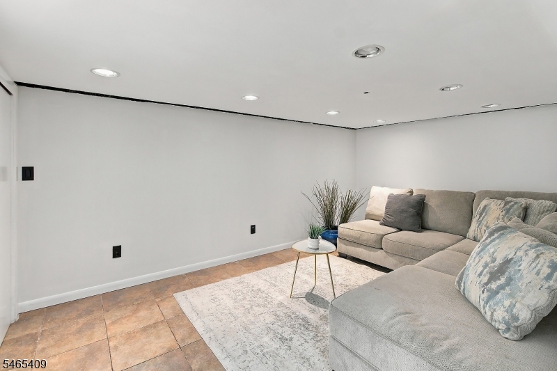 36 Willry Street Woodbridge NJ 07095