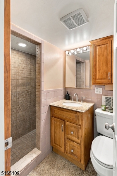 36 Willry Street Woodbridge NJ 07095