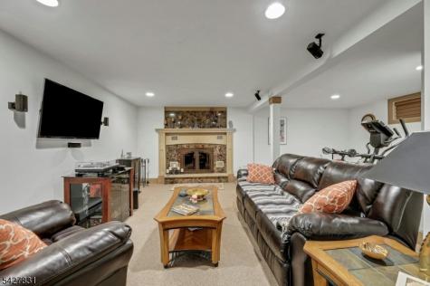 5 Seminole Way West Milford NJ 07480