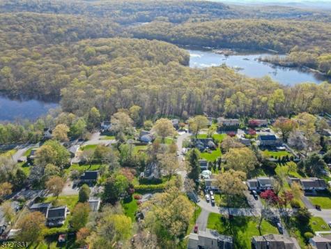 5 Seminole Way West Milford NJ 07480