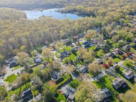5 Seminole Way West Milford NJ 07480