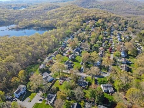 5 Seminole Way West Milford NJ 07480