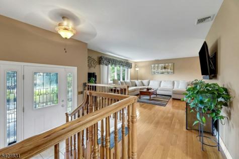 5 Seminole Way West Milford NJ 07480