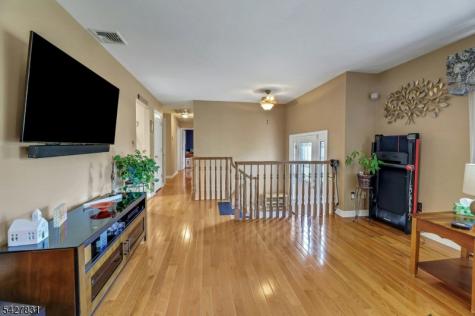 5 Seminole Way West Milford NJ 07480