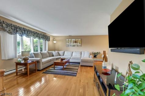 5 Seminole Way West Milford NJ 07480