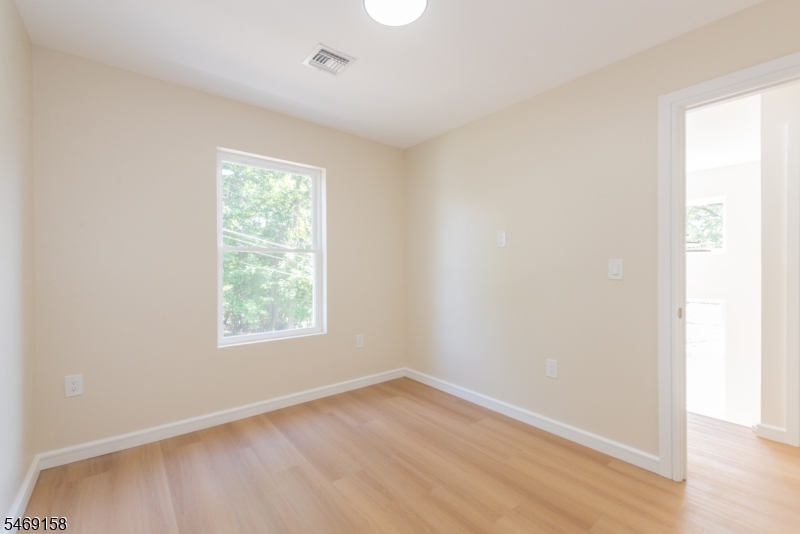 204 Idalroy Trail Hopatcong NJ 07843