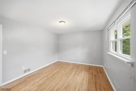 104 14TH Street Cresskill NJ 07626