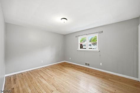 104 14TH Street Cresskill NJ 07626