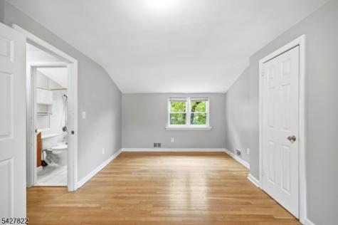 104 14TH Street Cresskill NJ 07626