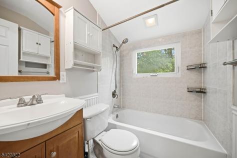 104 14TH Street Cresskill NJ 07626