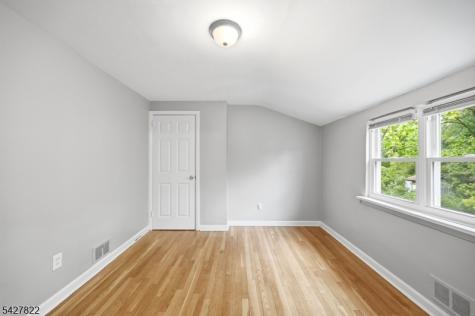 104 14TH Street Cresskill NJ 07626
