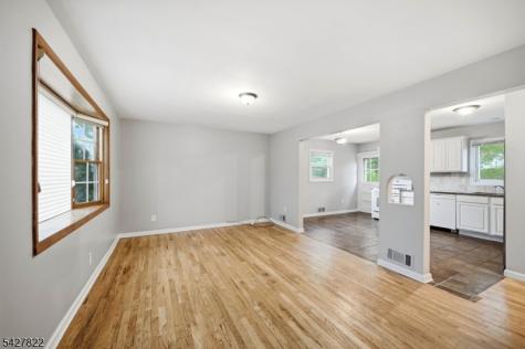 104 14TH Street Cresskill NJ 07626