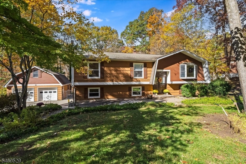 8 Tall Oaks Drive Jefferson NJ 07438