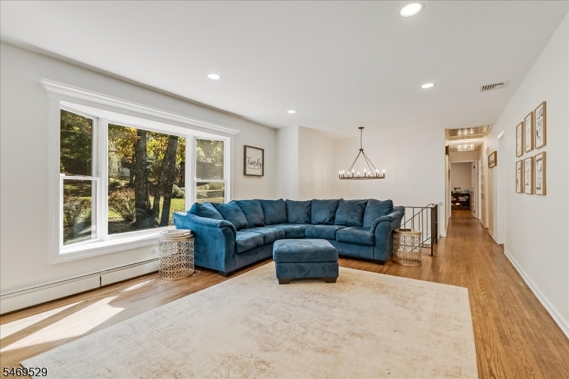 8 Tall Oaks Drive Jefferson NJ 07438