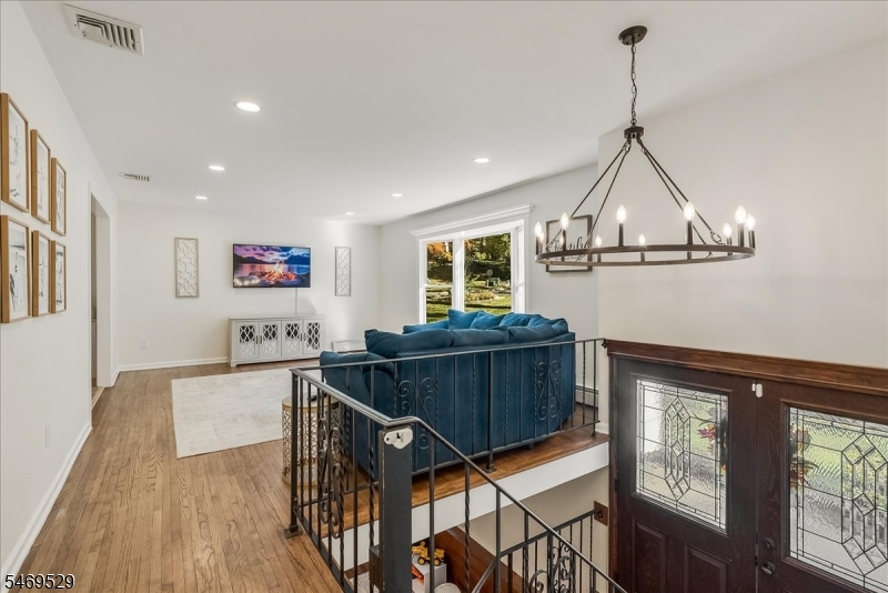 8 Tall Oaks Drive Jefferson NJ 07438