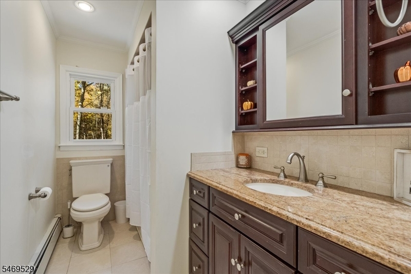 8 Tall Oaks Drive Jefferson NJ 07438