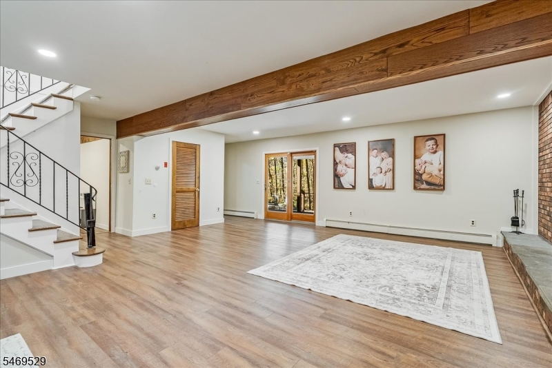 8 Tall Oaks Drive Jefferson NJ 07438