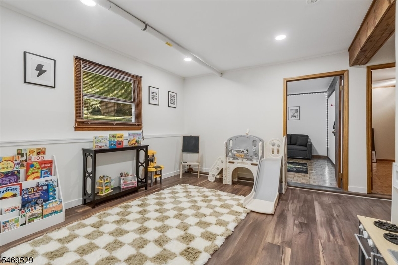 8 Tall Oaks Drive Jefferson NJ 07438