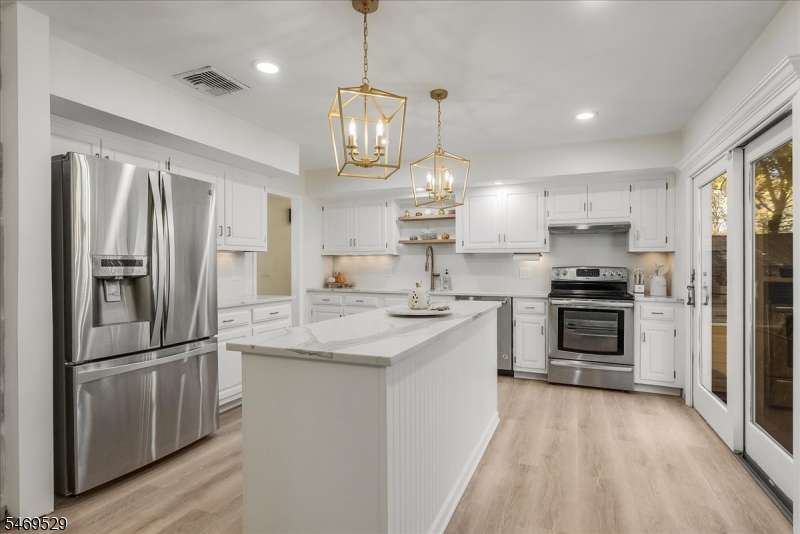 8 Tall Oaks Drive Jefferson NJ 07438