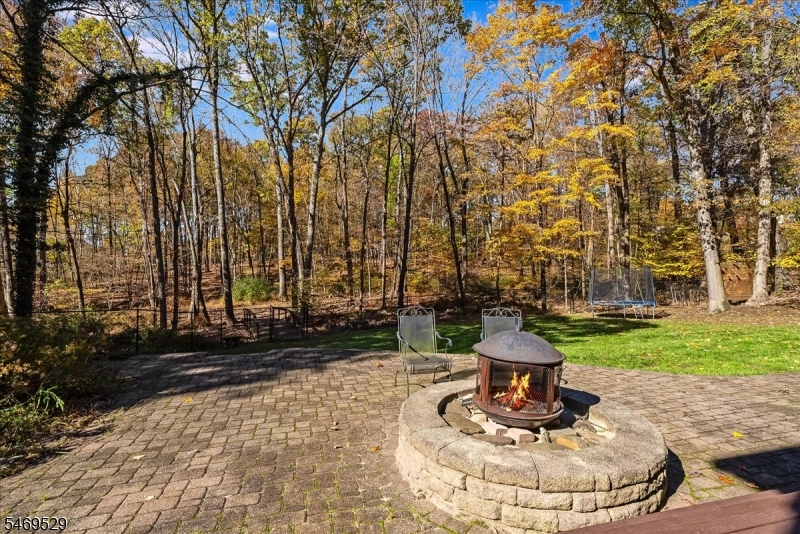 8 Tall Oaks Drive Jefferson NJ 07438