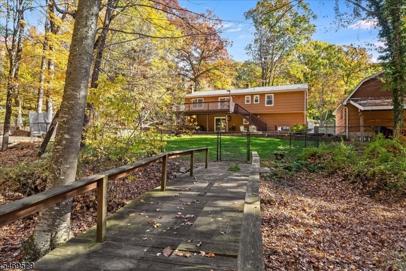 8 Tall Oaks Drive Jefferson NJ 07438