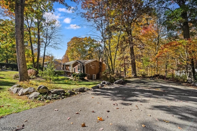 8 Tall Oaks Drive Jefferson NJ 07438