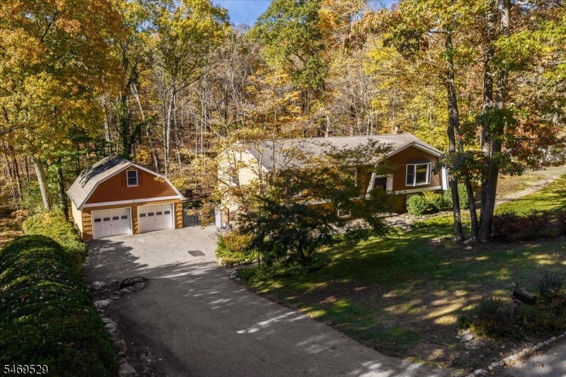 8 Tall Oaks Drive Jefferson NJ 07438