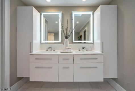 755 Neill Court Oradell NJ 07649