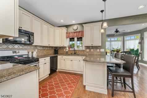 15 Foxwood Lane Lopatcong NJ 08865