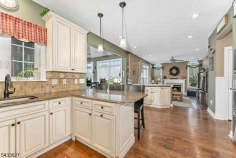15 Foxwood Lane Lopatcong NJ 08865